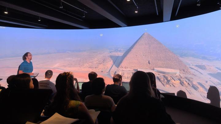 Learning about Egypt in the Visualization Lab
